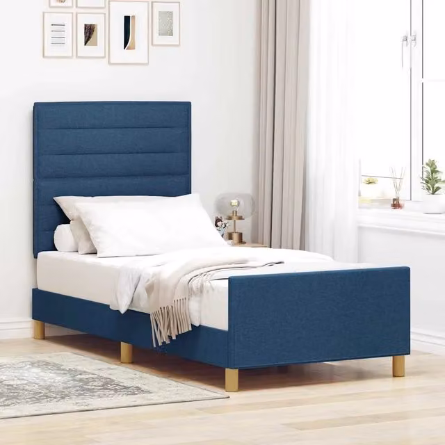 Struttura letto con testiera e giroletto in tessuto blu e legno di pino L/P/H: 200 x 90 x 128 cm