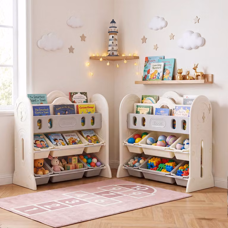 Scaffale portagiochi Costway in plastica HDPE bianco con libreria a 4 livelli, ripiani regolabili e 6 contenitori rimovibili per cameretta, soggiorno o studio