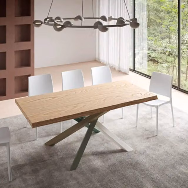 Tavolo allungabile moderno Itamoby in legno di rovere con bordo live edge e struttura a X in metallo, colore marrone e antracite