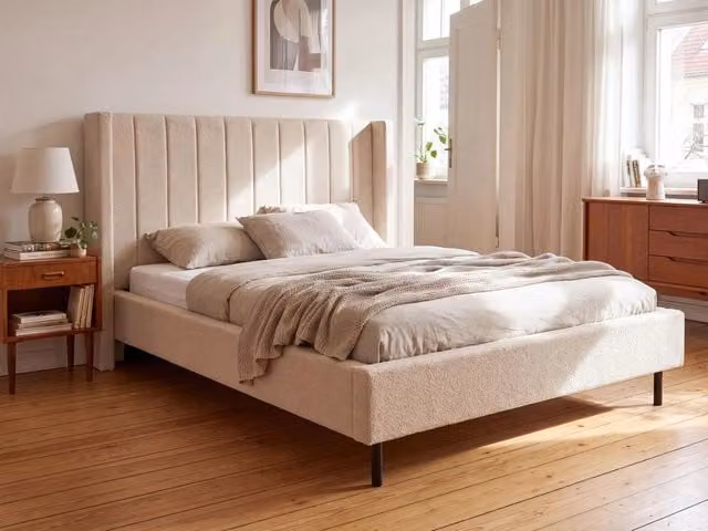 Letto matrimoniale Beliani in tessuto bouclé beige stile moderno con doghe L/P: 180 x 200 cm