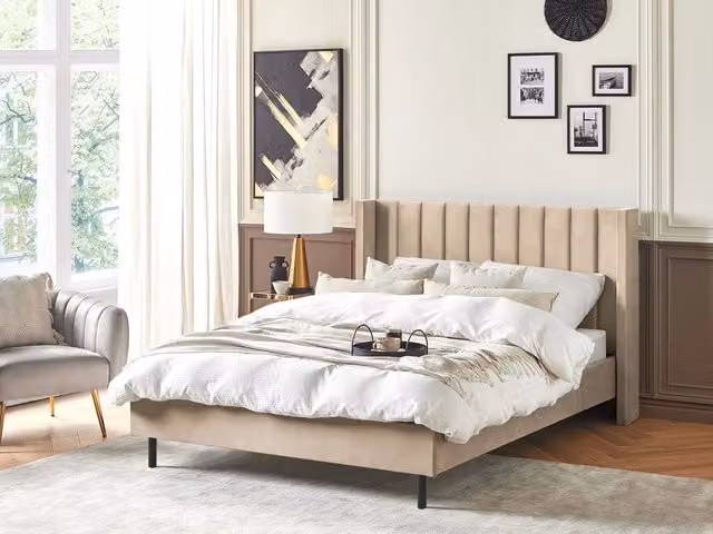 Letto matrimoniale Beliani in velluto beige con doghe stile moderno L/P/H: 222 x 140 x 115 cm