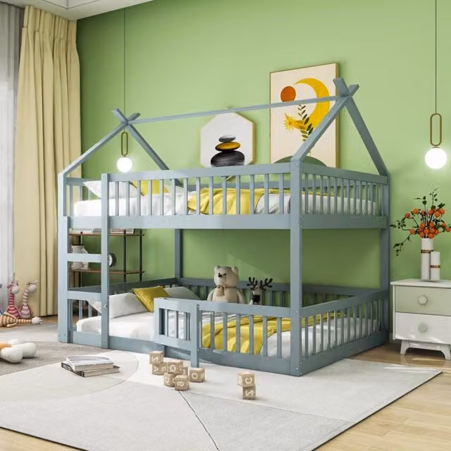 Letto a castello Mivray per bambini con struttura a casetta, scala con gradini e porta, colore grigio, L/P/H: 200 x 140 x 205 cm