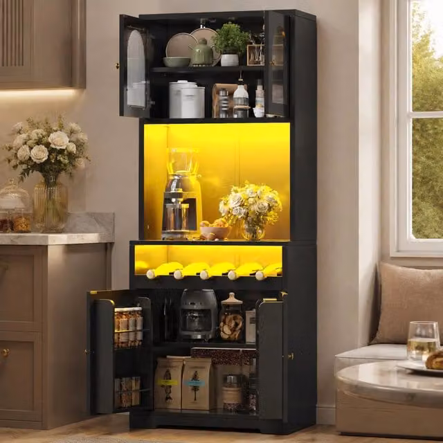 Credenza Mivray con vetrina, portabottiglie e illuminazione integrata, nera in MDF, metallo e vetro, L: 70 cm, P: 38.3 cm, H: 180 cm