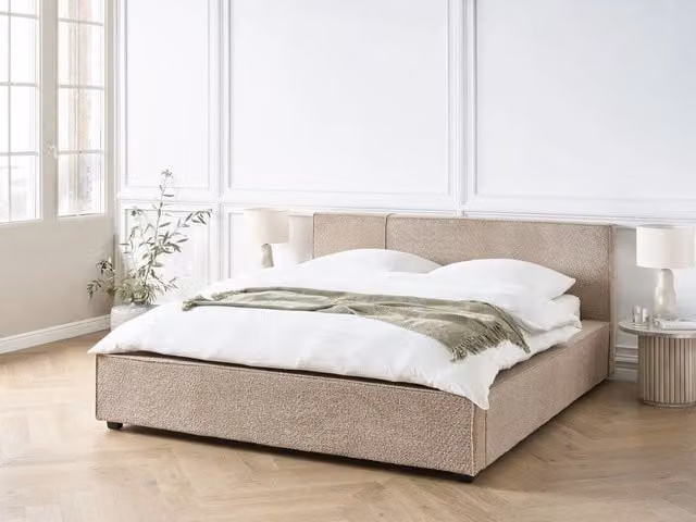 Letto matrimoniale Beliani in tessuto bouclé beige con struttura in legno di faggio stile moderno L/P/H: 160 x 200 x 231 cm