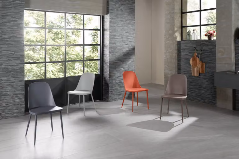 Sedia E-Stylo in polipropilene e metallo color ruggine per cucina e sala da pranzo L: 46 cm, P: 55 cm, H: 80 cm