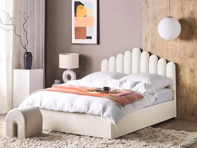 Letto contenitore matrimoniale BELIANI in velluto bianco con testiera a conchiglia e rete a doghe L/P/H: 214 x 160 x 89 cm