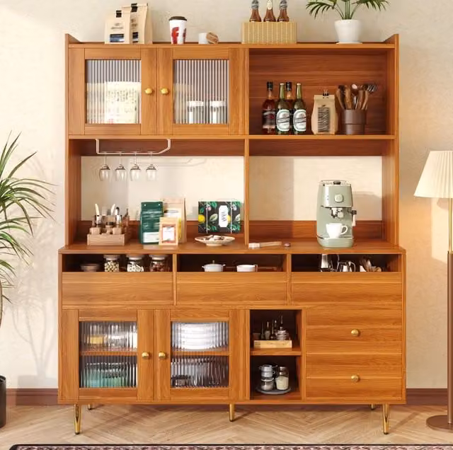 Credenza alta moderna in MDF marrone con ante in vetro, portabottiglie e ripiani interni, L: 145,0 cm, P: 39,0 cm, H: 171,0 cm