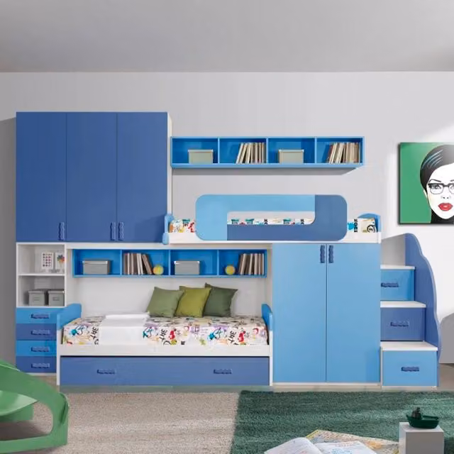Cameretta soppalco moderna Veriaffari con 3 letti singoli, armadio e scala, colore bianco e blu