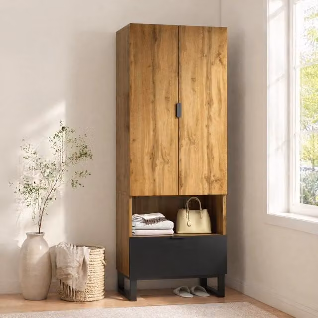 Armadio guardaroba e scarpiera moderno in legno e MDF con appendiabiti e ripiani regolabili, colore rovere marrone e nero, L/P/H: 180 x 38 x 65 cm