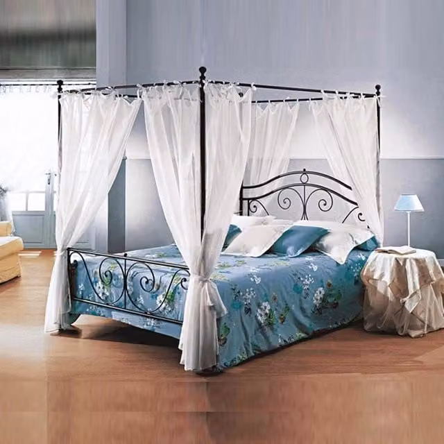 Letto matrimoniale con baldacchino IPERBRIKO in metallo laccato antracite e blu L/P/H: 202 x 160 x 135 cm