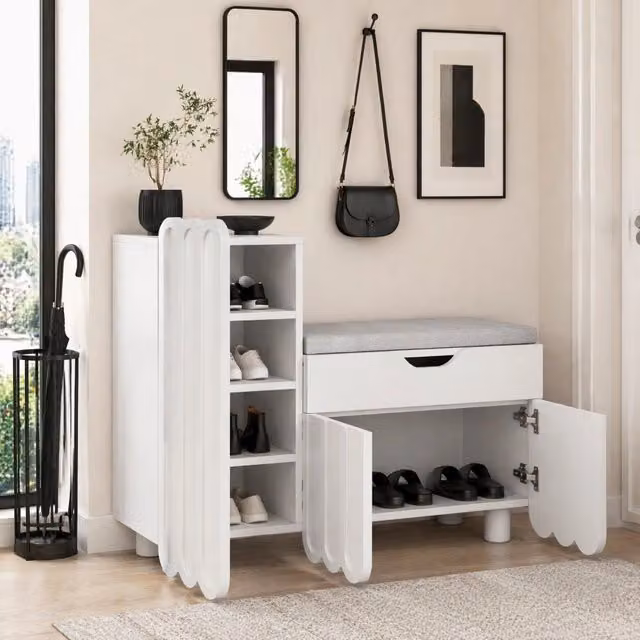 Scarpiera MODFU a 3 ante con cassetto e seduta imbottita in tessuto, colore bianco, L: 90 cm, P: 35 cm, H: 74,5 cm