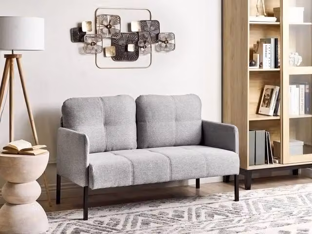 Divano 2 posti BELIANI in tessuto grigio con cuscini imbottiti e struttura in metallo stile minimalista L: 124 cm, P: 70 cm, H: 70 cm