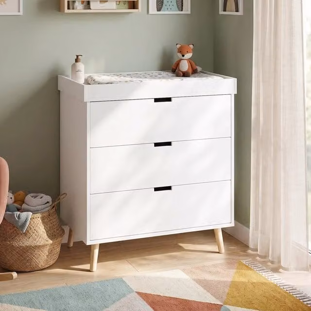 Cassettiera con piano fasciatoio rimovibile in stile scandinavo en.casa, Bianco, L: 92 cm, P: 50 cm, H: 84 cm