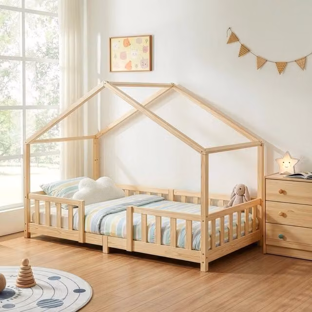 Letto per cameretta Treviolo en.casa a forma di casetta in stile Montessori in legno di pino naturale, L/P/H: 200 x 90 x 138 cm