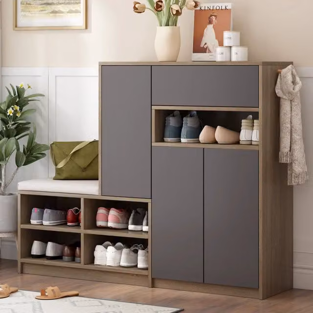 Scarpiera con panca imbottita Mivray in MDF grigio con ripiani regolabili, L: 140 cm, P: 35 cm, H: 110 cm