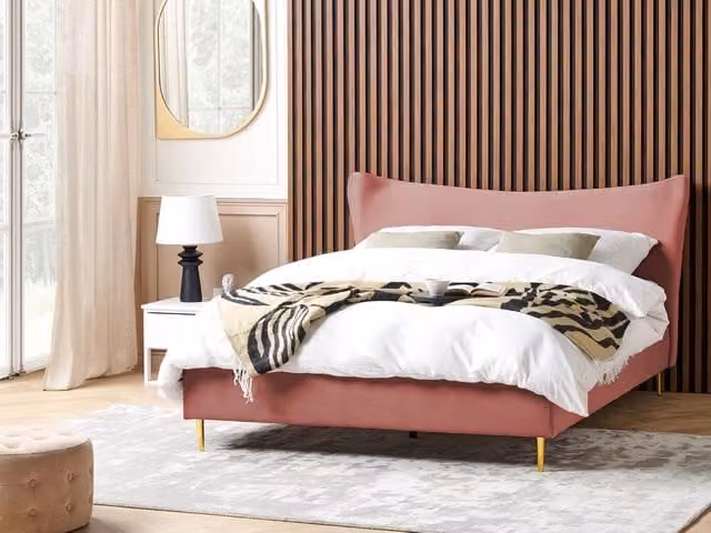 Letto Beliani in velluto rosa con struttura imbottita e gambe in legno, stile glamour moderno, L/P/H: 180 x 200 x 109 cm