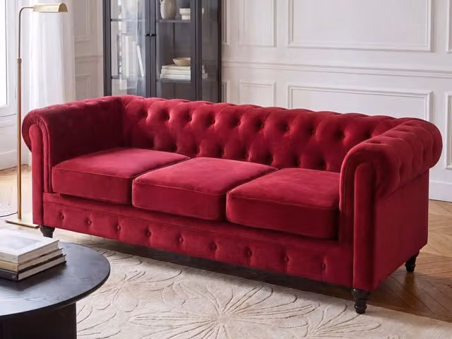 Divano Chesterfield BELIANI in Velluto Rosso con Gambe in Legno di Rubberwood per 3 Persone L: 202 cm, P: 75 cm, H: 70 cm