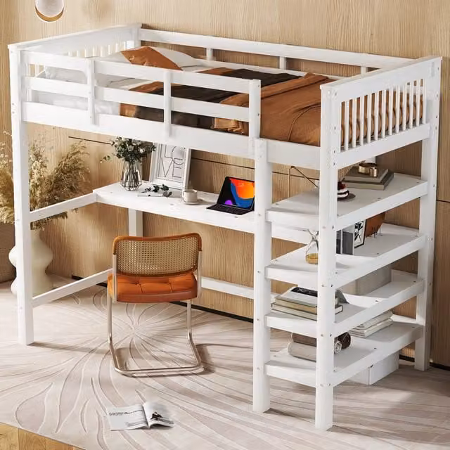 Letto a soppalco singolo OKWISH in pino e MDF bianco con scrivania, ripiani e scala, L/P/H: 90 x 200 x 207 cm