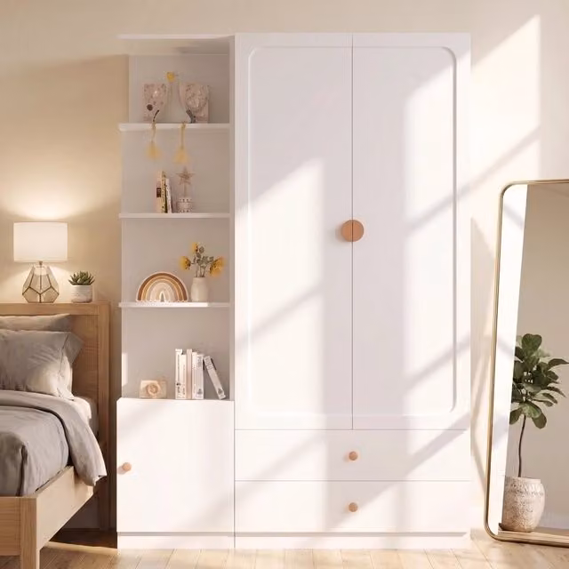 Armadio multifunzione Vovees Living bianco con 2 cassetti e 2 bastoni appendiabiti in MDF e legno massello, H: 200 cm, L: 135 cm, P: 45 cm
