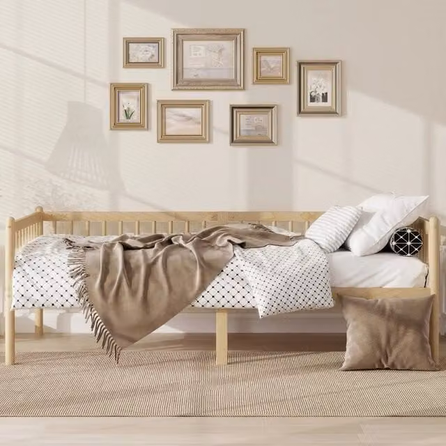 Divano letto Minimal in legno di pino naturale marrone con doghe di supporto L/P/H: 208.5 x 90 x 72.4 cm