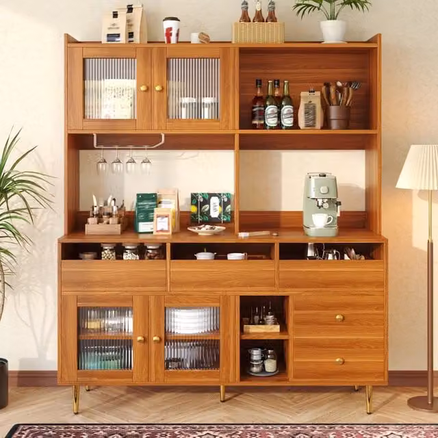 Madia alta REDOM in MDF e vetro color noce con ante in vetro e porta bottiglie per cucina e soggiorno L: 145 cm, P: 39 cm, H: 171 cm