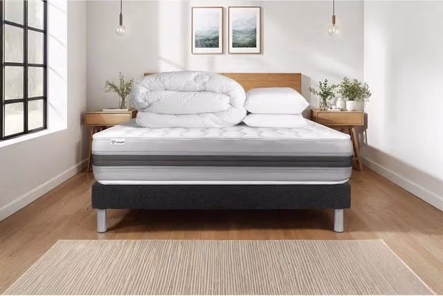 Kit letto completo Vitalspring Recover Hybrid in colore bianco: Materasso 180x200 cm, Box spring con doghe, 2 guanciali e piumino