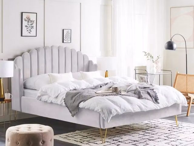 Letto Beliani in velluto grigio con testata capitonné e gambe in metallo L/P/H: 160 x 200 cm