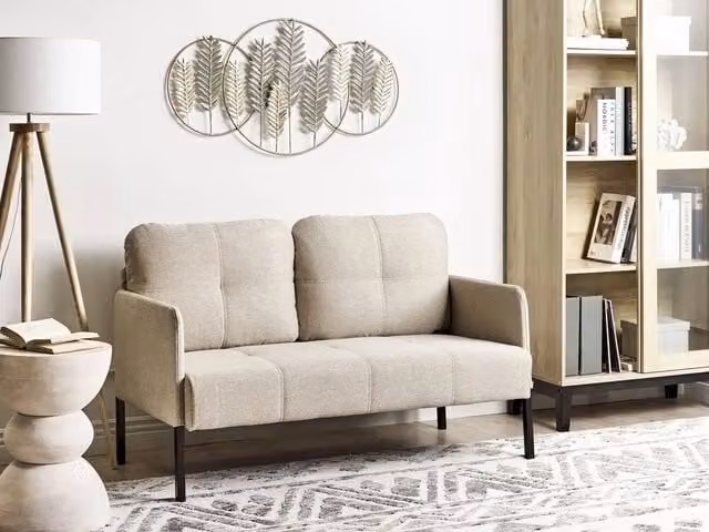 Divano 2 posti BELIANI in tessuto beige con cuscini imbottiti e gambe in metallo stile retrò