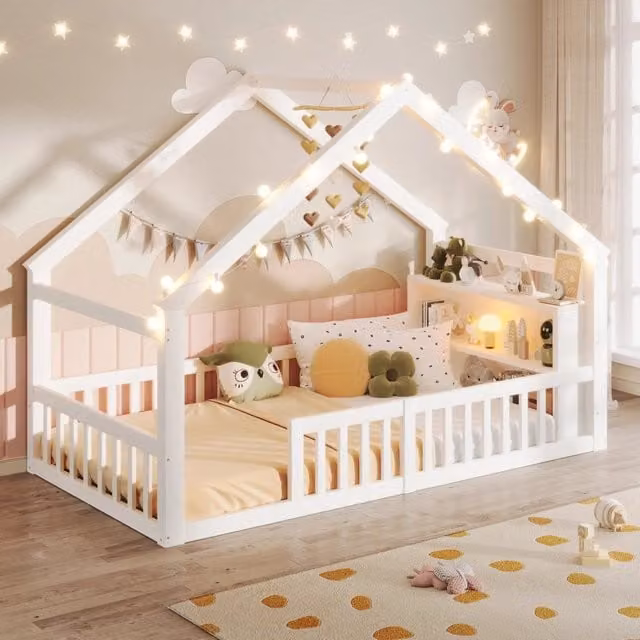 Letto a casetta Mivray per bambini in legno di pino e MDF bianco con scaffali laterali L: 190 cm, P: 90 cm, H: 215 cm