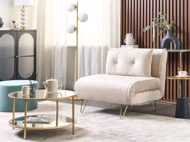 Divano letto singolo BELIANI in velluto beige con gambe in metallo dorato e meccanismo click-clack per soggiorno