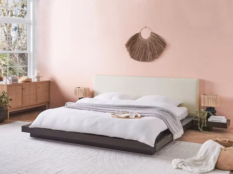 Letto ad acqua BELIANI in stile giapponese in legno di frassino marrone e bianco con testata in MDF e materasso in ecopelle L/P: 180 x 200 cm