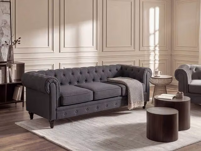 Divano a 3 posti Chesterfield BELIANI in tessuto grigio con coperture rimovibili L: 202 cm, P: 75 cm, H: 70 cm