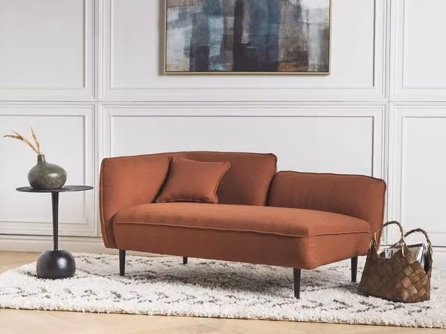 Chaise longue BELIANI in tessuto bouclé rosso con design moderno, configurazione a sinistra, inclusi cuscini, L/P/H: 236 x 138 x 77 cm