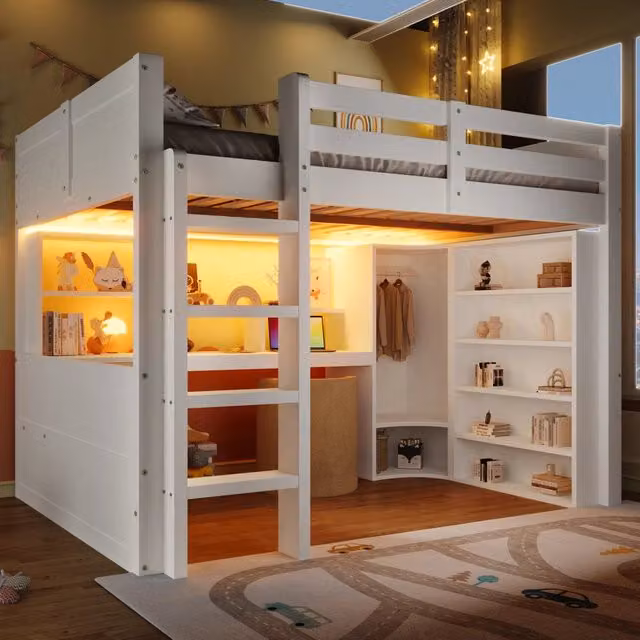 Letto a soppalco OKWISH una piazza e mezza in legno e MDF bianco con illuminazione LED, armadio, scrivania e 3 cassetti, L/P/H: 204.5 x 140 x 148 cm