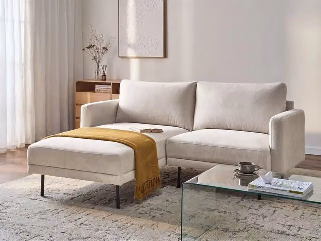Divano angolare Beliani a 2 posti in tessuto beige con gambe in metallo, design moderno e minimalista, L/P/H: 192 x 155 x 85 cm