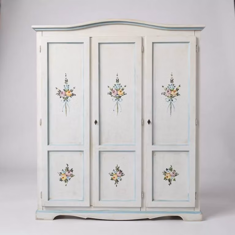 Armadio 3 porte in legno di pino bianco anticato con decorazioni azzurre stile shabby chic Mobili 2G L/P/H: 158 x 56 x 197 cm