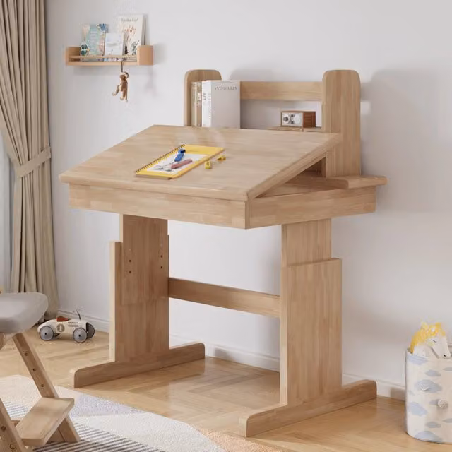 Scrivania per bambini SINGULARTY in legno marrone con piano inclinabile e altezza regolabile