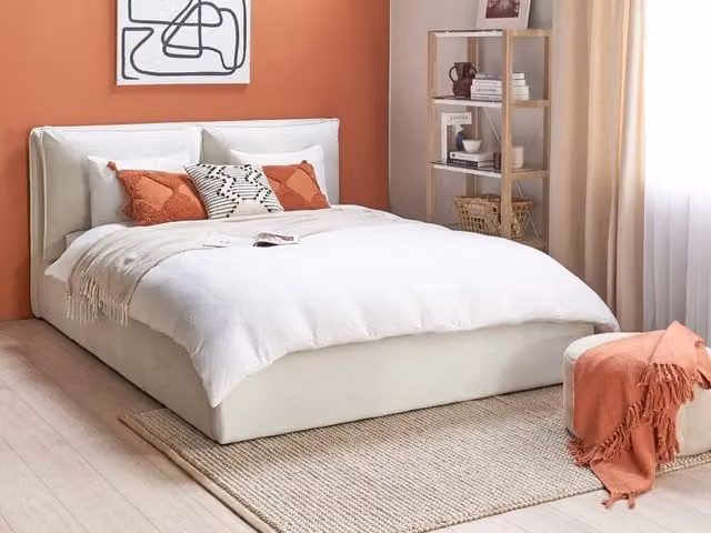 Letto matrimoniale moderno BELIANI in tessuto bianco con contenitore a sollevamento L/P/H: 235 x 160 x 102 cm