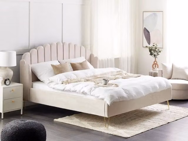 Letto Beliani con rete in tessuto poliestere e gambe in metallo, testata capitonné beige, L/P: 180 x 200 cm